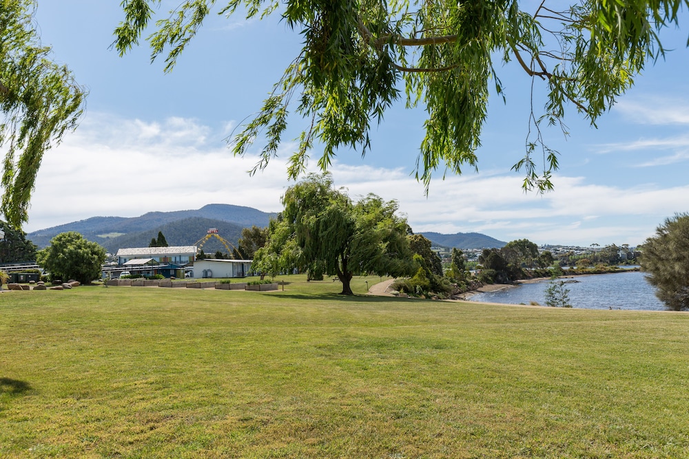 Riverfront Motel & Villas photo2
