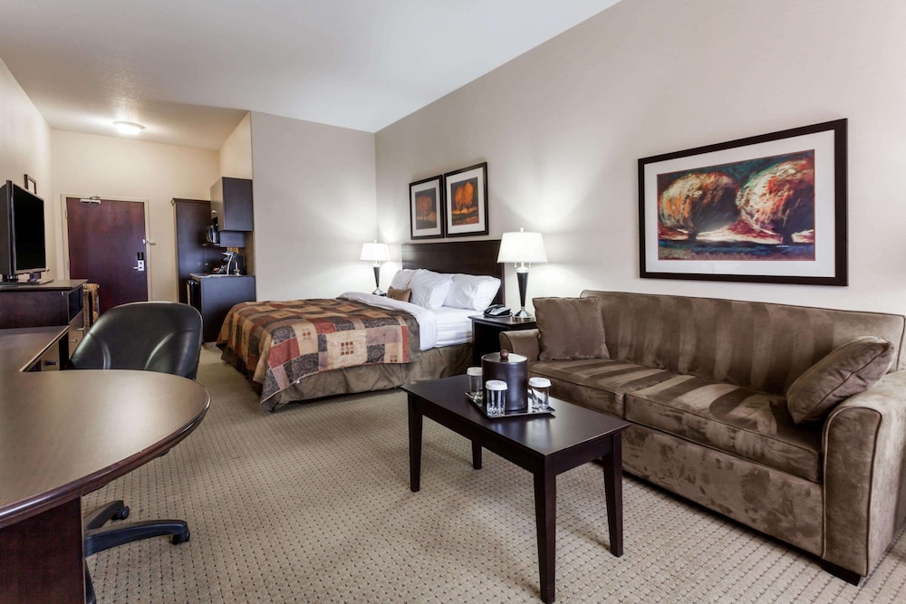 Ramada Westlock 25/37