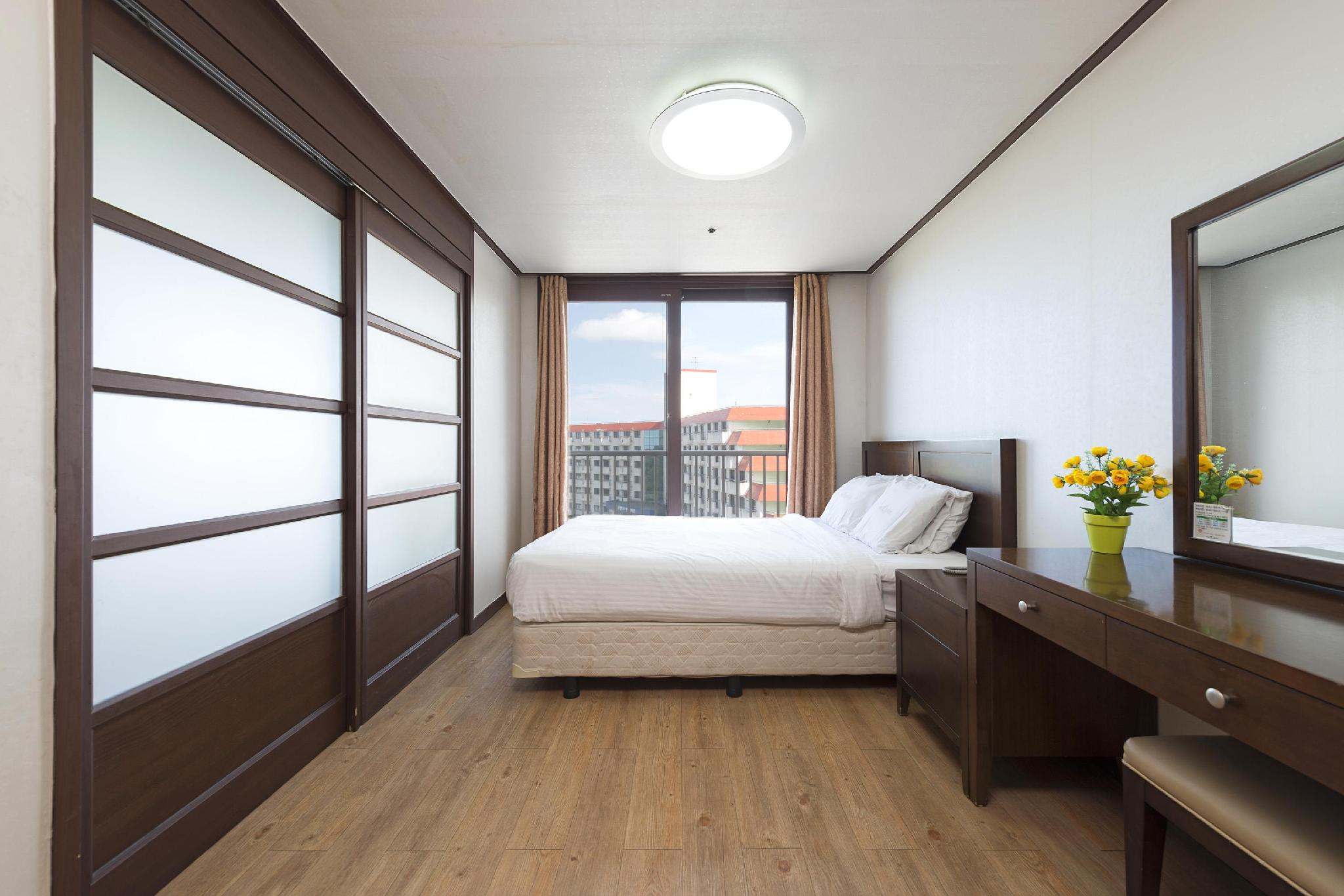 2 Bedrooms, Double Bed, 23 Pyeong