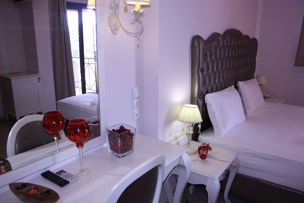 Palatino Hotel 8/50