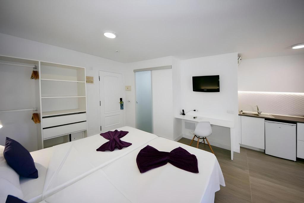 Superior, Studio, Twin Beds, Teide View, Sofa