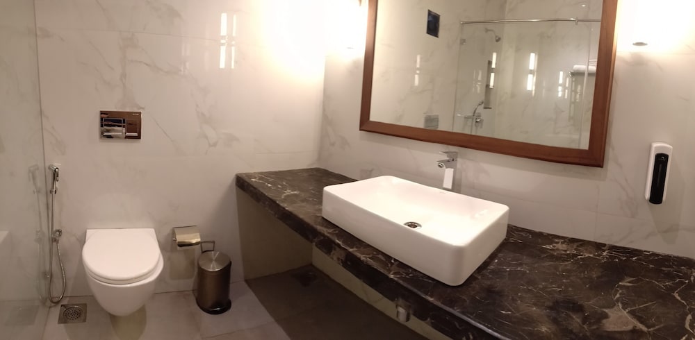 Cosmique Clarks Inn Suites Goa 44/48