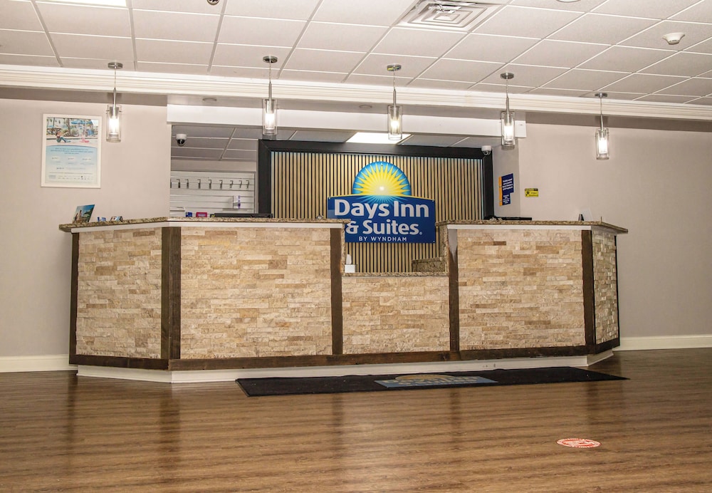 Days Inn and Suites by Wyndham Hammond, IN 5/50