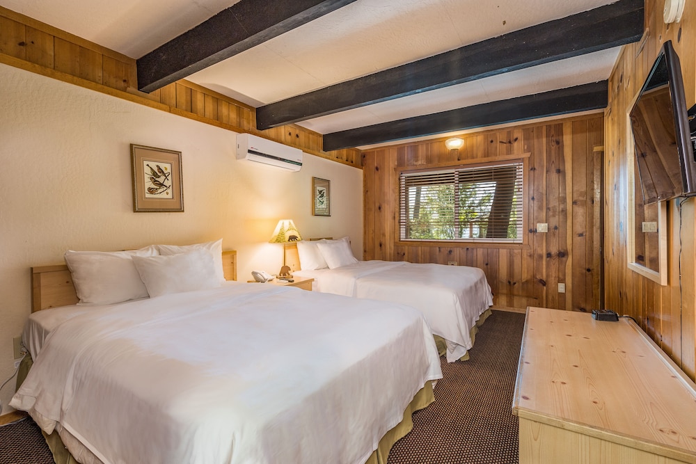 The Pines Resort 15/47