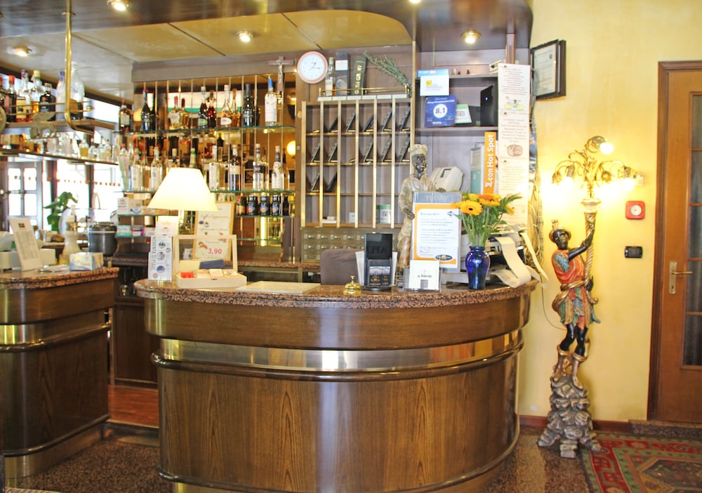 Albergo Leon D Oro 4/28