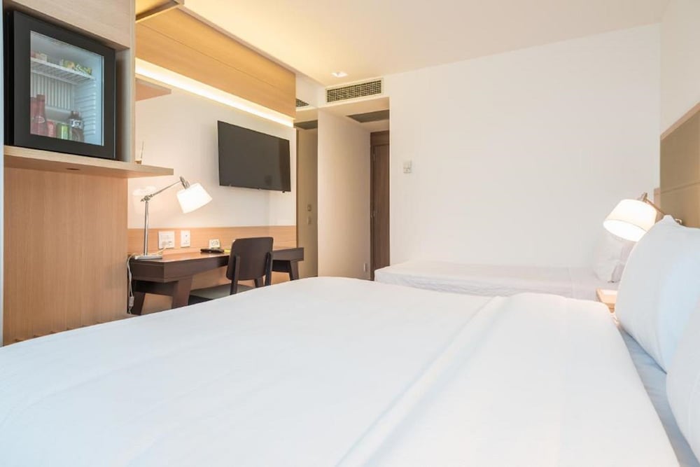 EXECUTIVE, TRIPLE, MULTIPLE BEDS