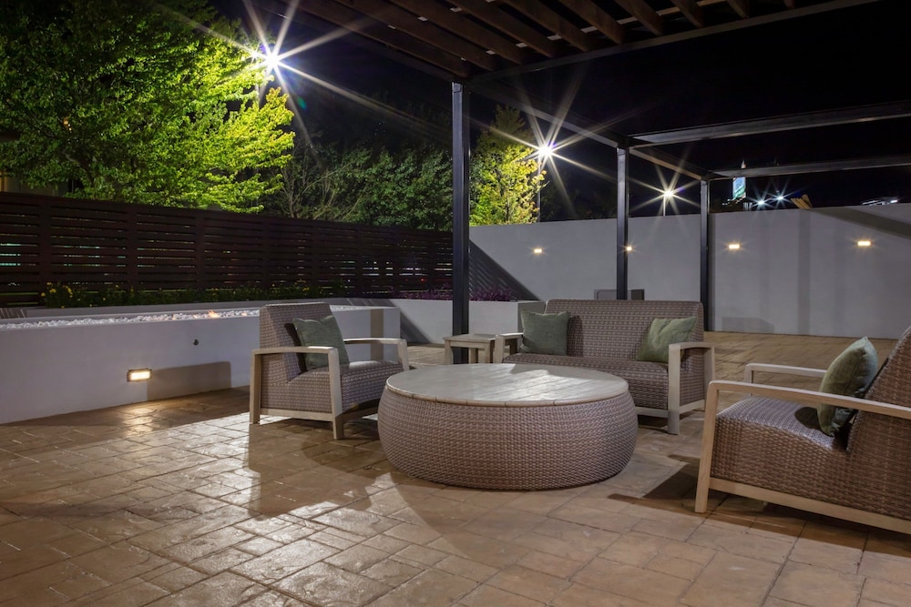 Courtyard by Marriott Memphis East/Galleria 15/26