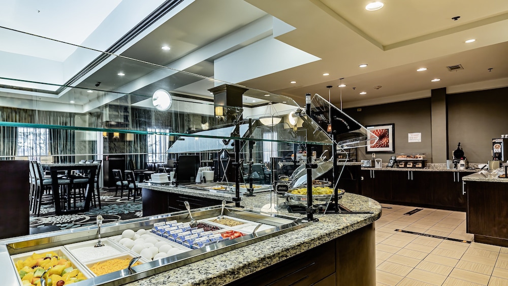Staybridge Suites Laredo International Airport 18/42