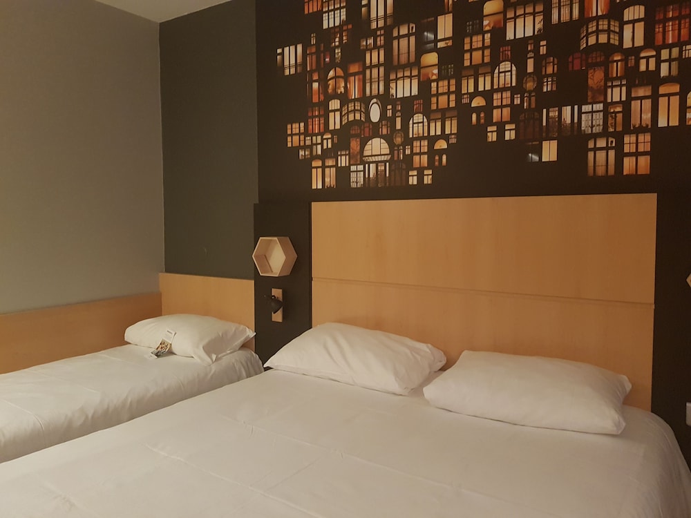 Ibis Macon Sud 32/68