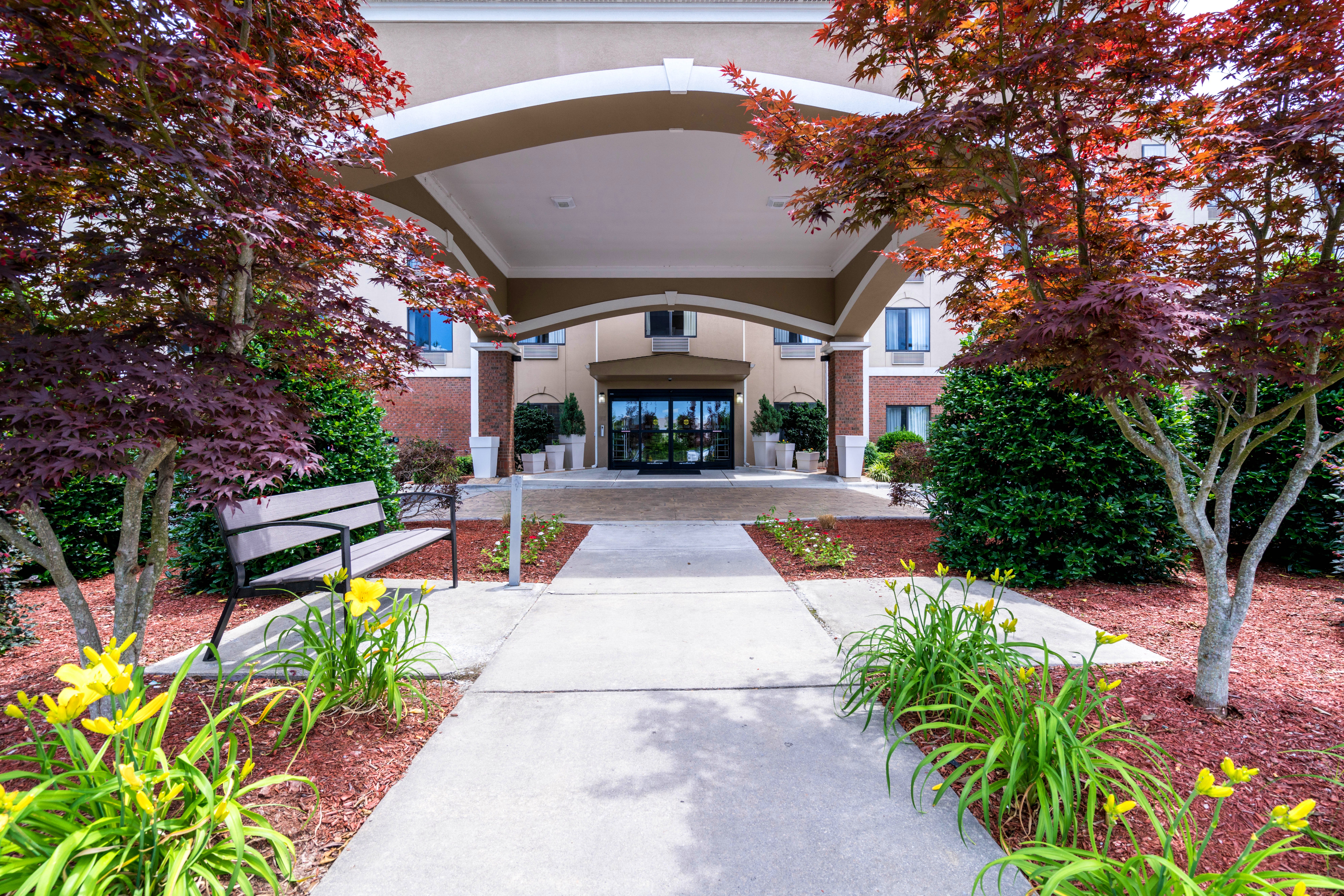 Holiday Inn Express Suites Roanoke Rapids Se 69/72