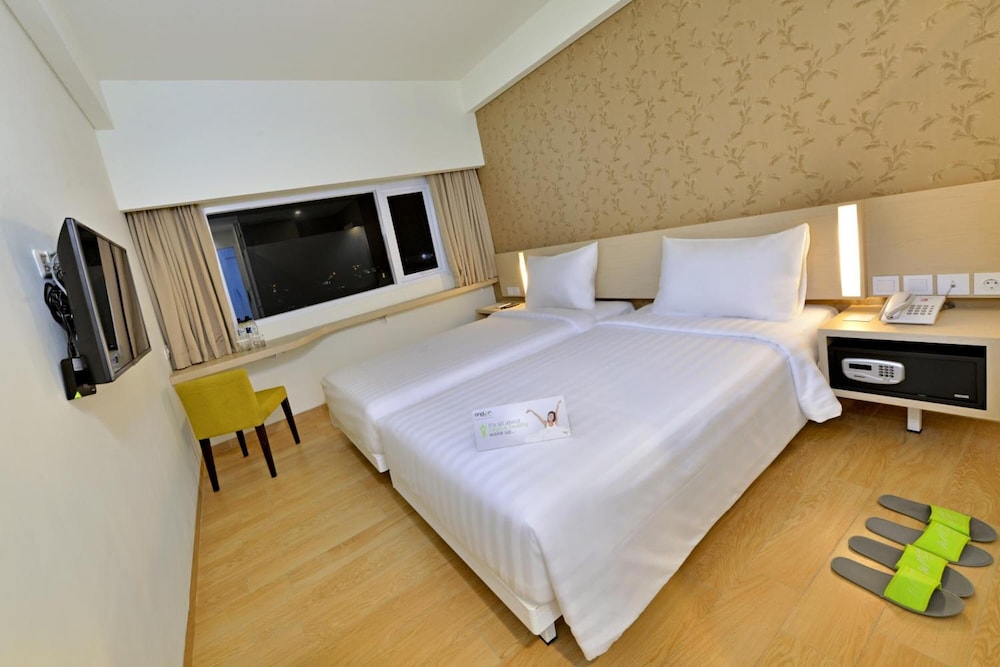 Whiz Hotel Sudirman Cilacap 17/60