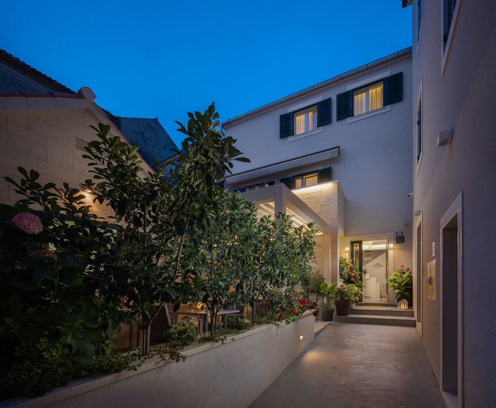 Balatura The Fine Bed & Breakfast 1/50