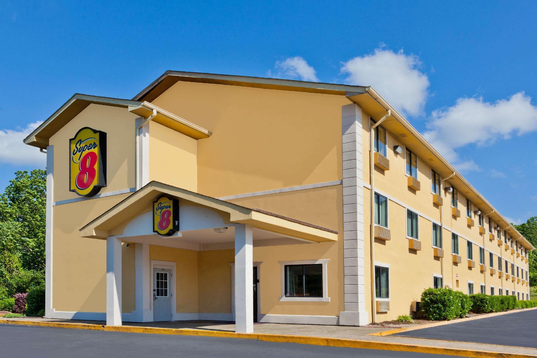 Super 8 By Wyndham Chattanooga Lookout Mountain Tn 1/21