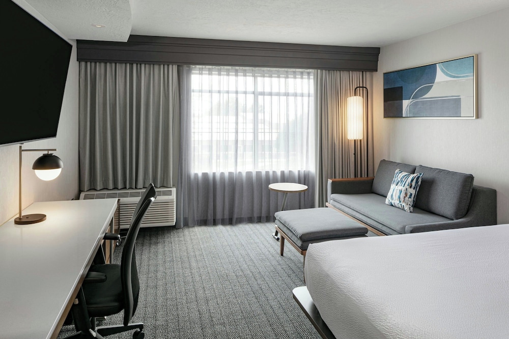 Room, King Bed, City View, Sofa