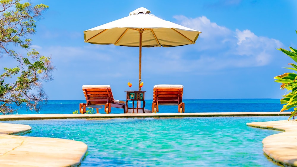 Chale Island Resort 63/70