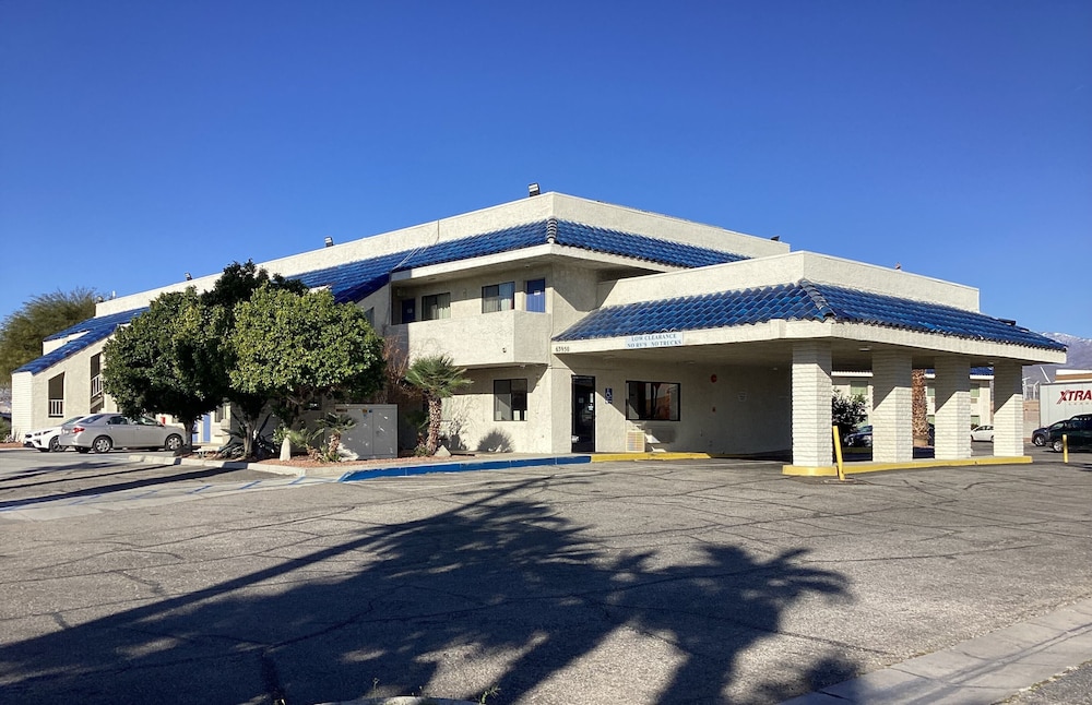 Motel6 North Palm Springs, CA - North 42/45