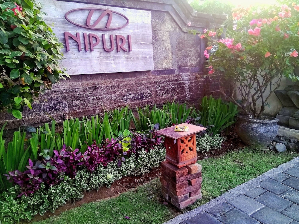 Nipuri Hotel 60/71