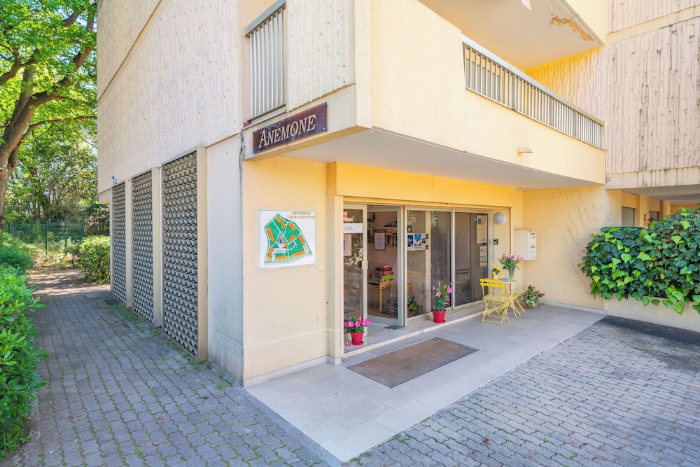 VVF Villages 'Les Eucalyptus' Juan Les Pins 3/50