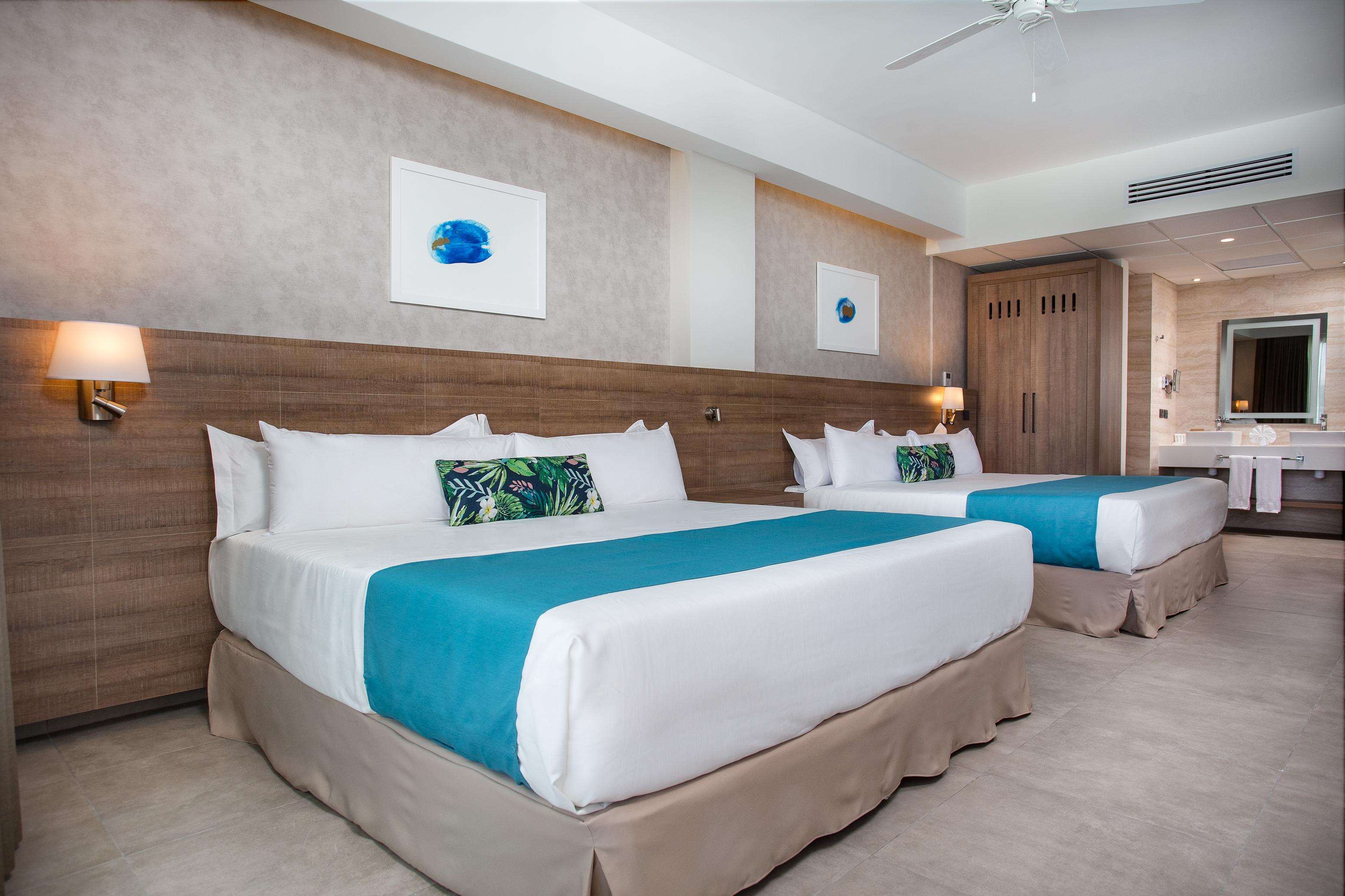 Master, Family Suite, Pool View