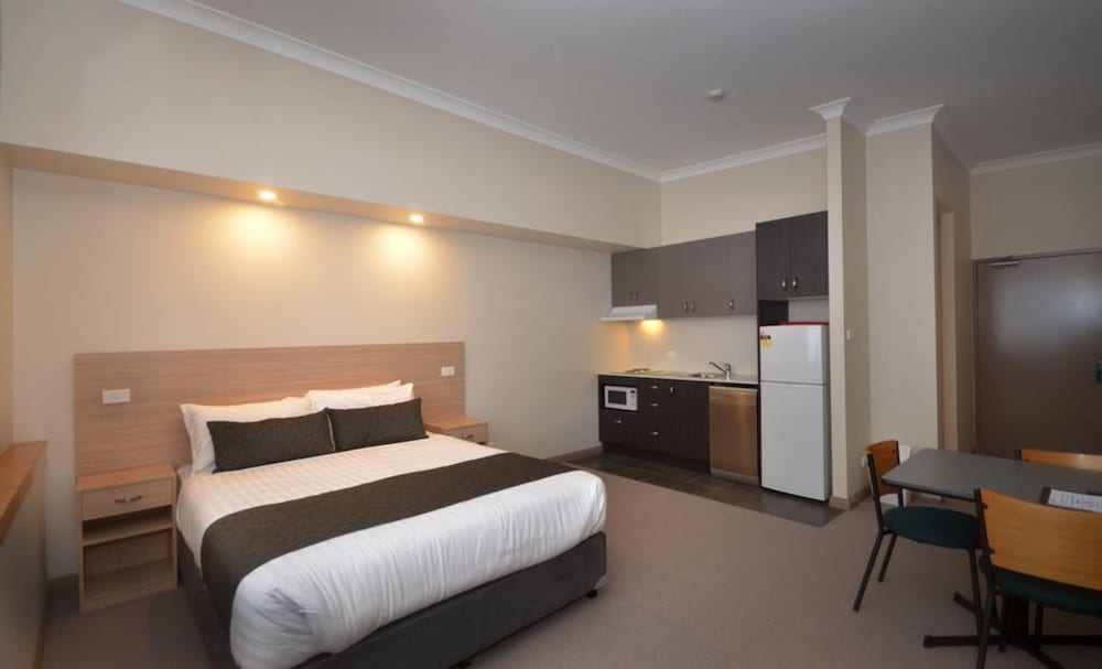 Smiggins Hotel 18/67