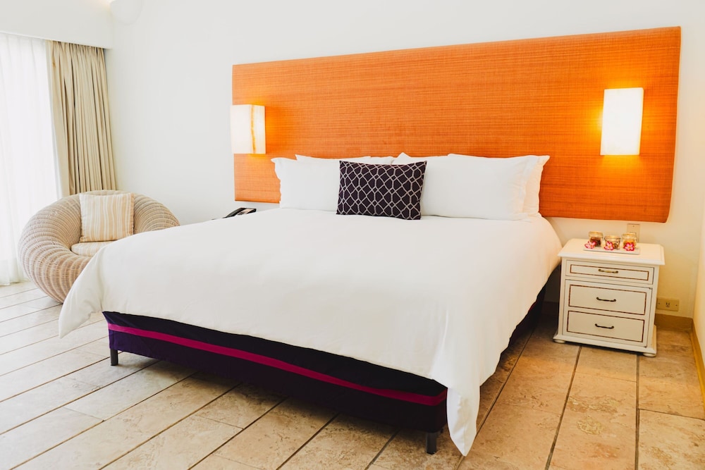 Camino Real Club, King Bed, Sea View