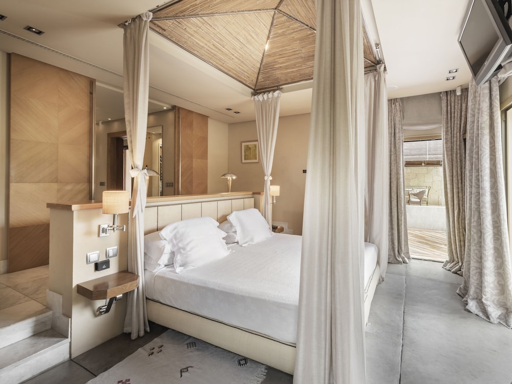 The Villas at Gran Hotel Bahia del Duque 50/50