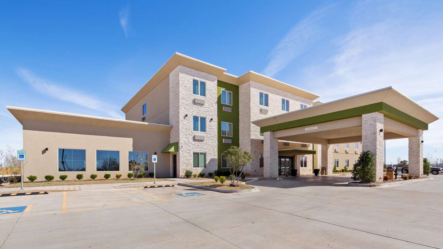 Best Western Lindsay Inn Suites 24/24