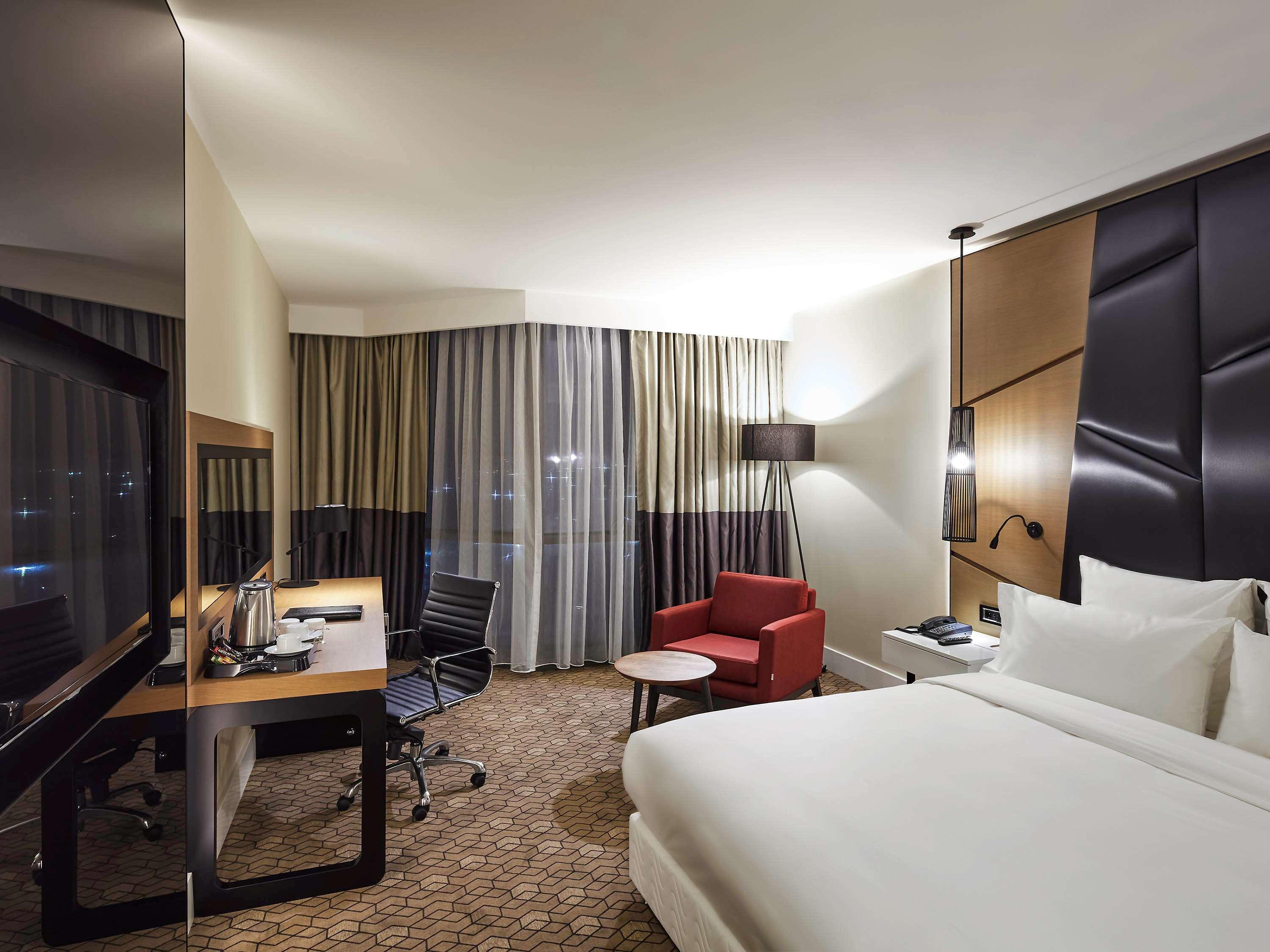 SUPERIOR, KING BED