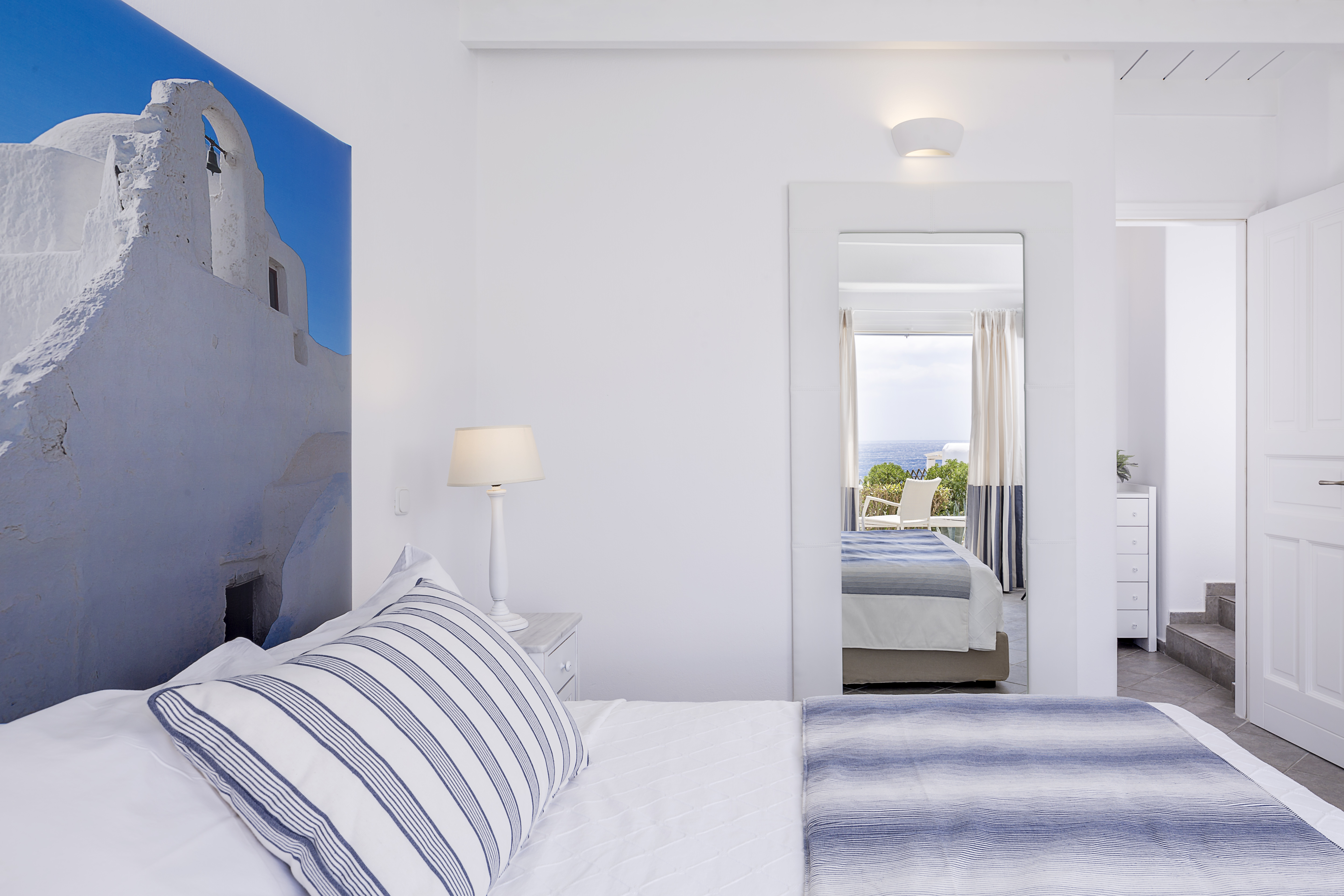 Suite, Sea Front