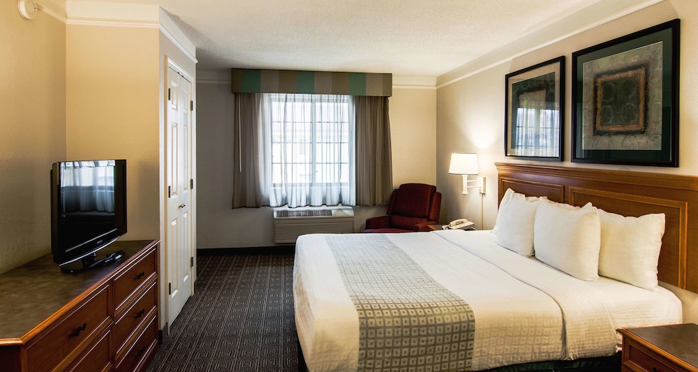 La Quinta Inn Lexington 13/52
