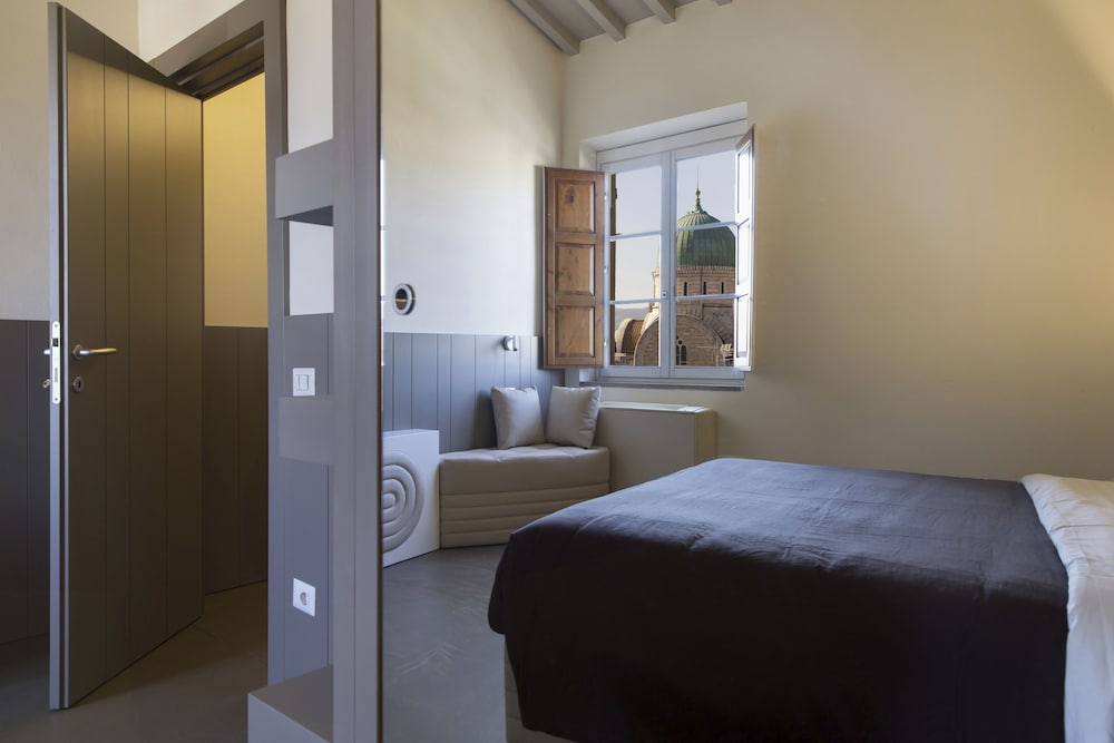 Palazzo Dei Ciompi Suites 19/71