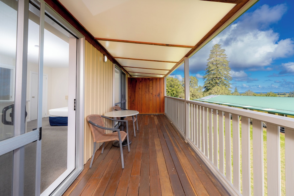South Pacific Resort Hotel 25/50