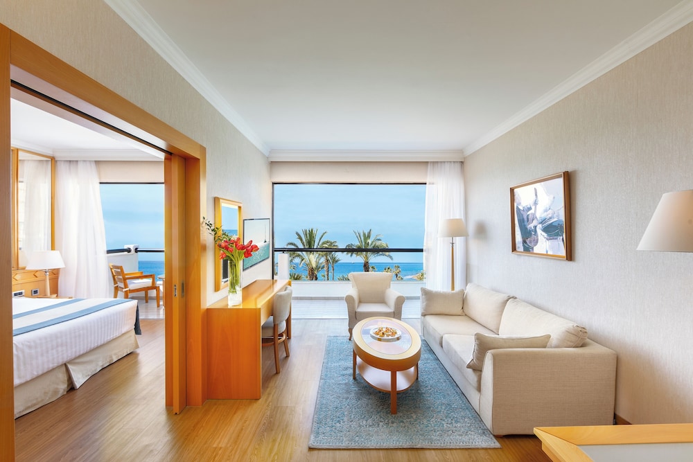Constantinou Bros Asimina Suites Hotel 12/47