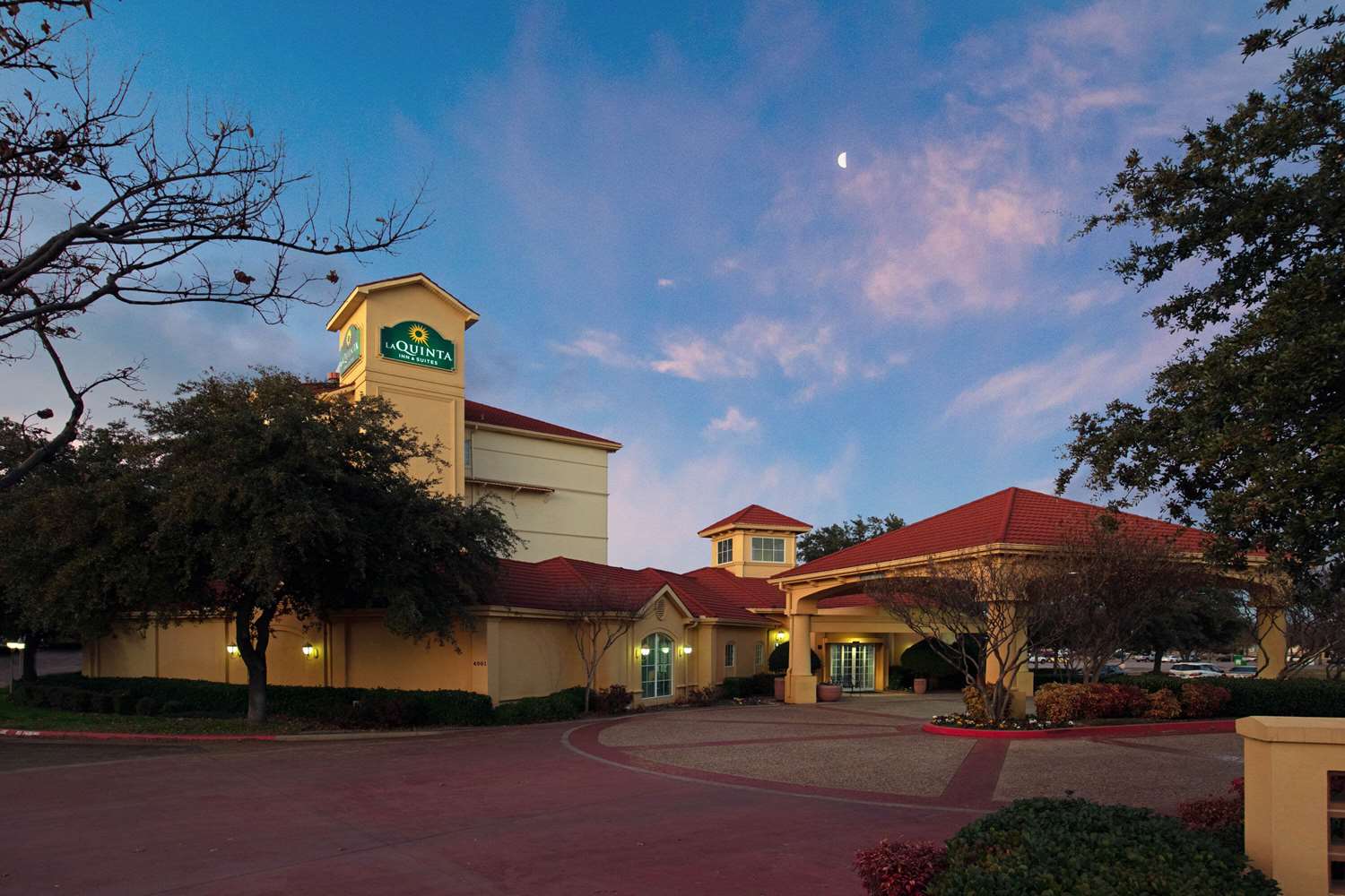 La Quinta Inn & Suites by Wyndham Dallas Arlington South 2/66