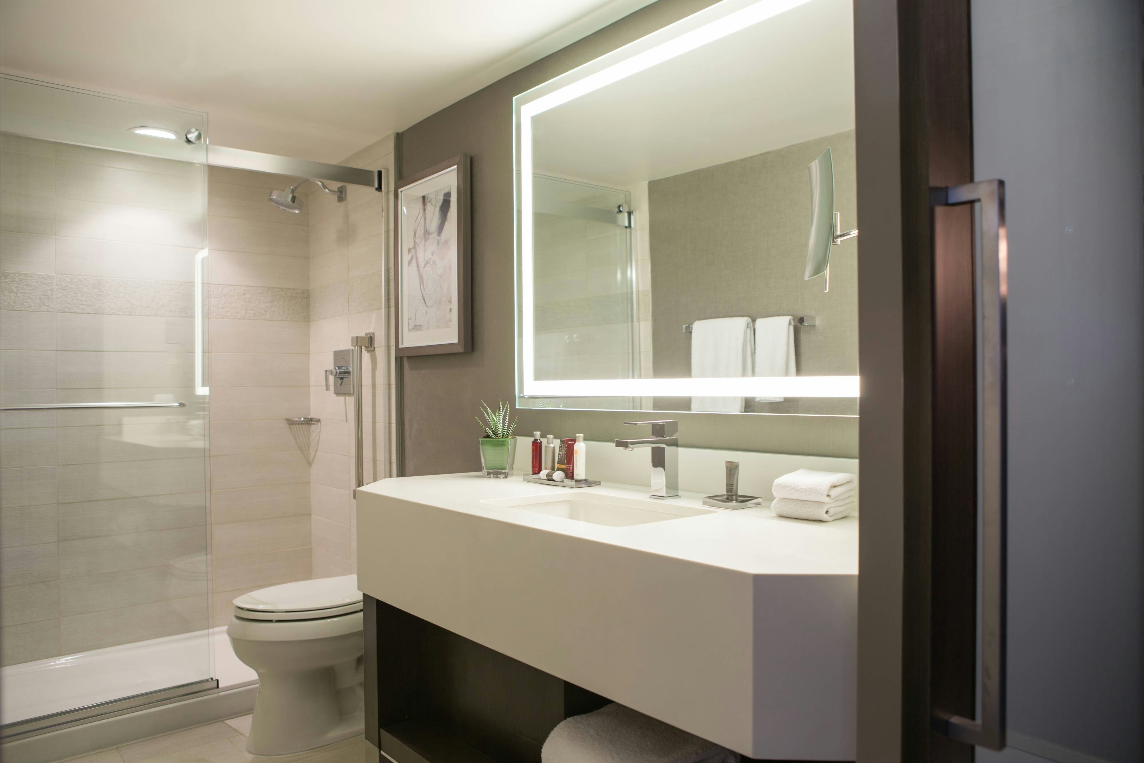 CALGARY MARRIOTT DOWNTOWN HOTEL 71/72