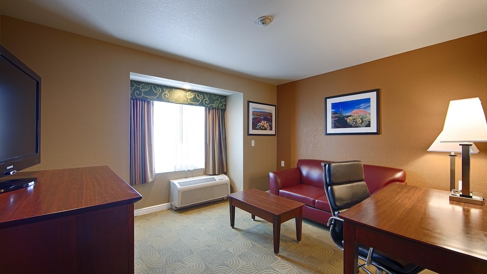 Best Western California City Inn & Suites 17/26