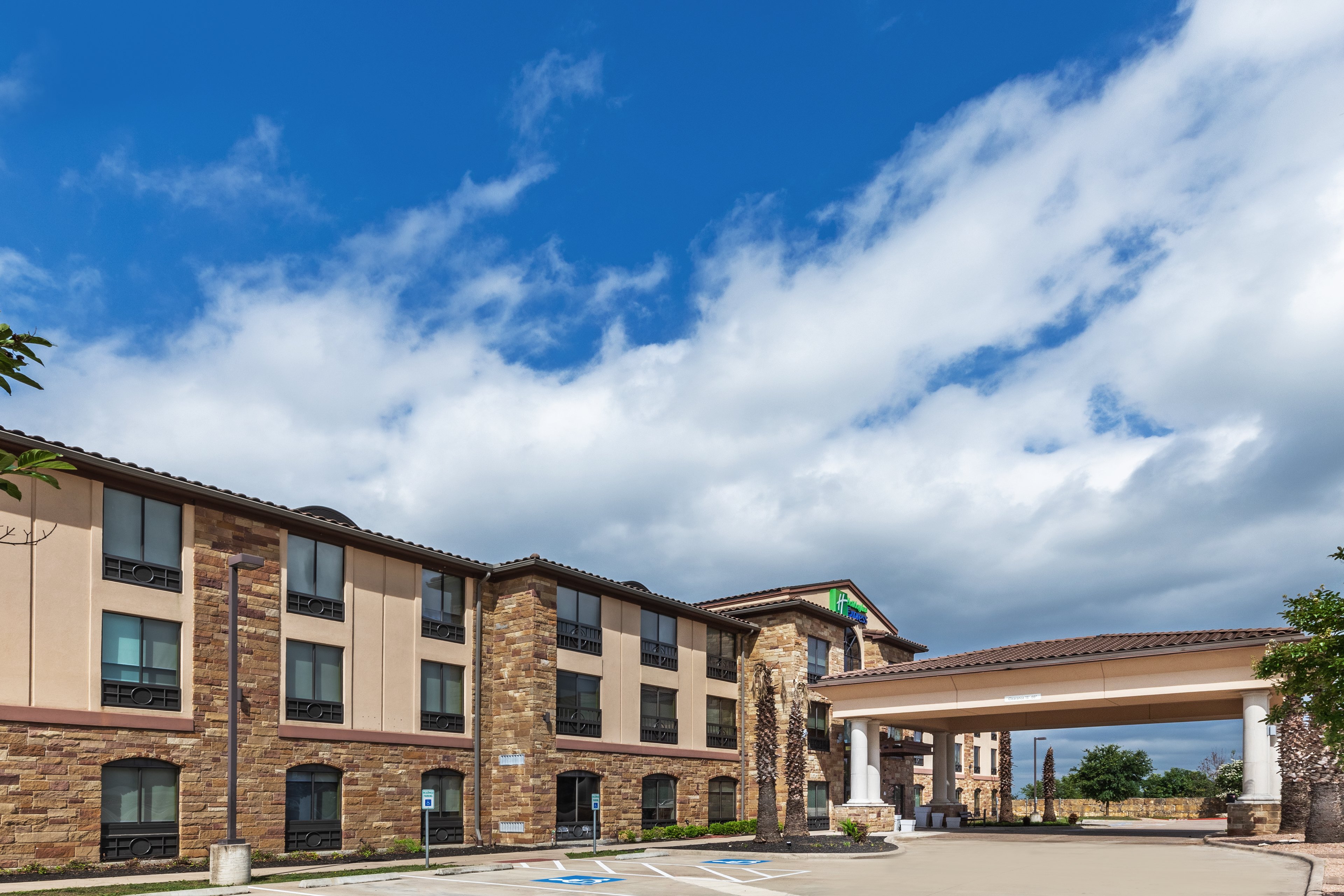 Holiday Inn Express & Suites Austin NW - Lakeway 6/50