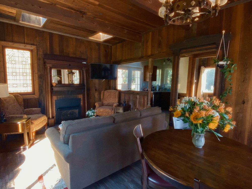 Jenner Inn 56/78