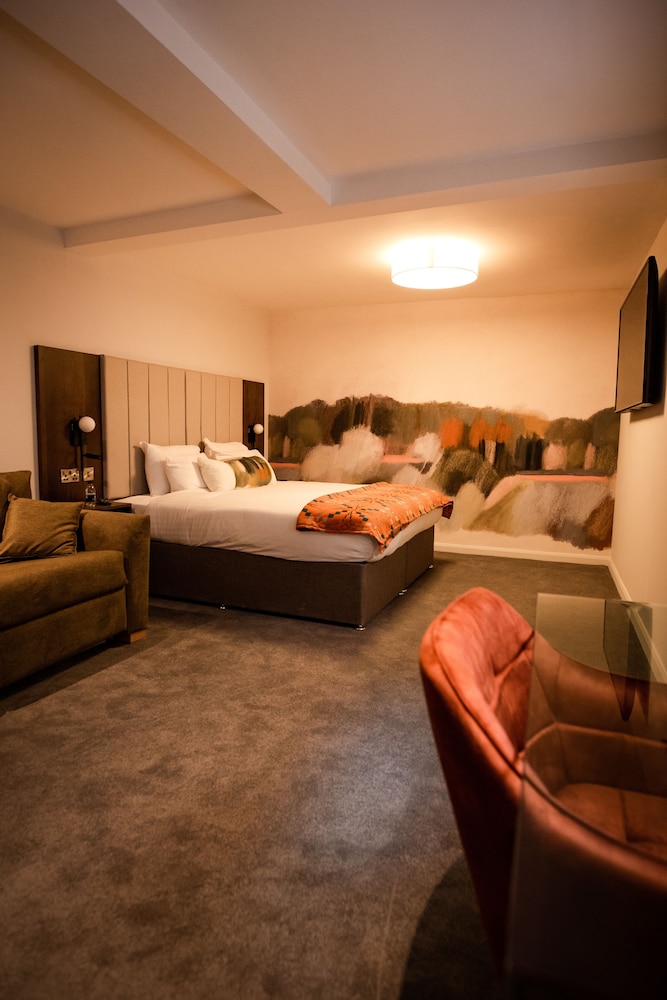 1 BEDROOM, LUXURY, TRIPLE, GROUND FLOOR