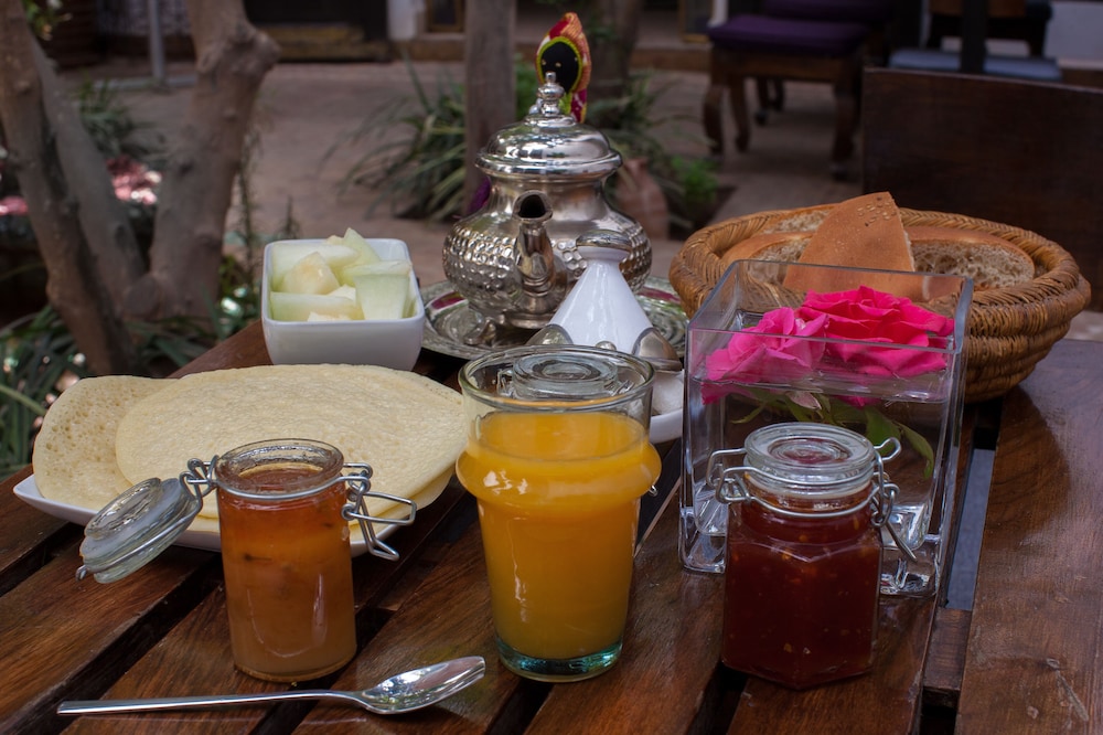 Riad Houdou 29/77