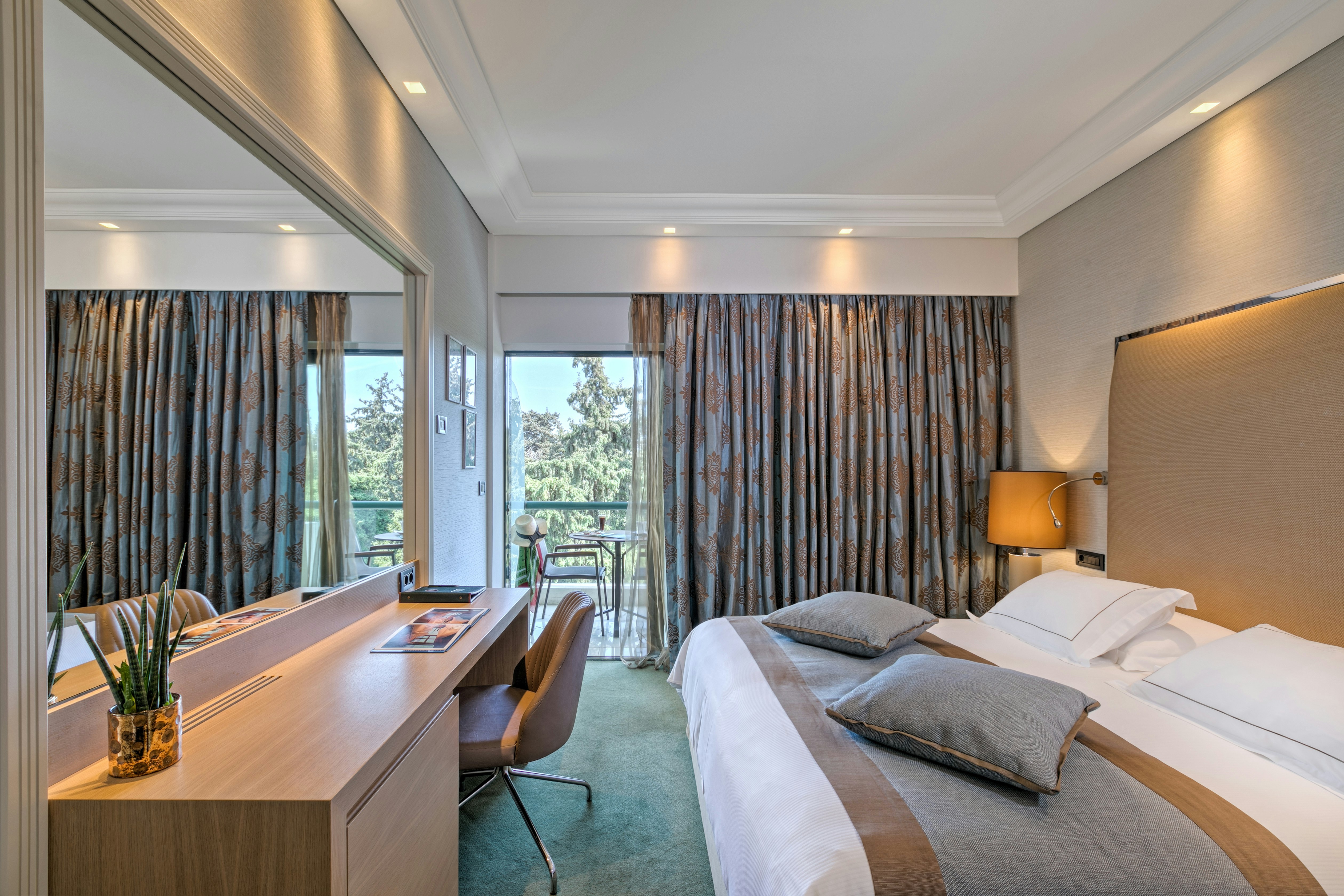 Deluxe, Double Bed