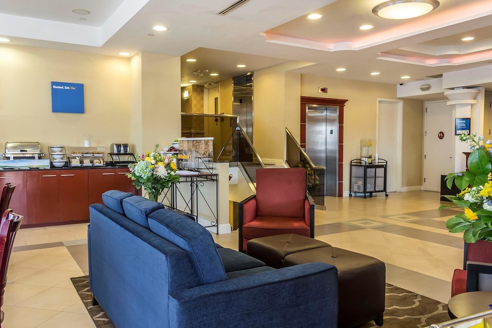 Comfort Inn & Suites LaGuardia Airport 45/64