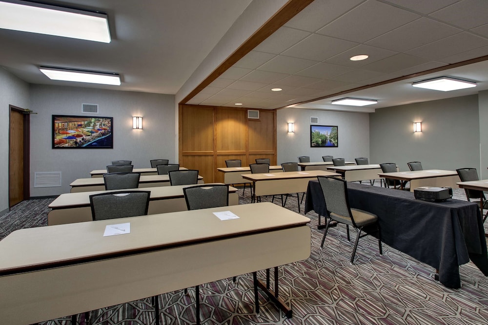 Drury Plaza Hotel San Antonio Airport 37/50