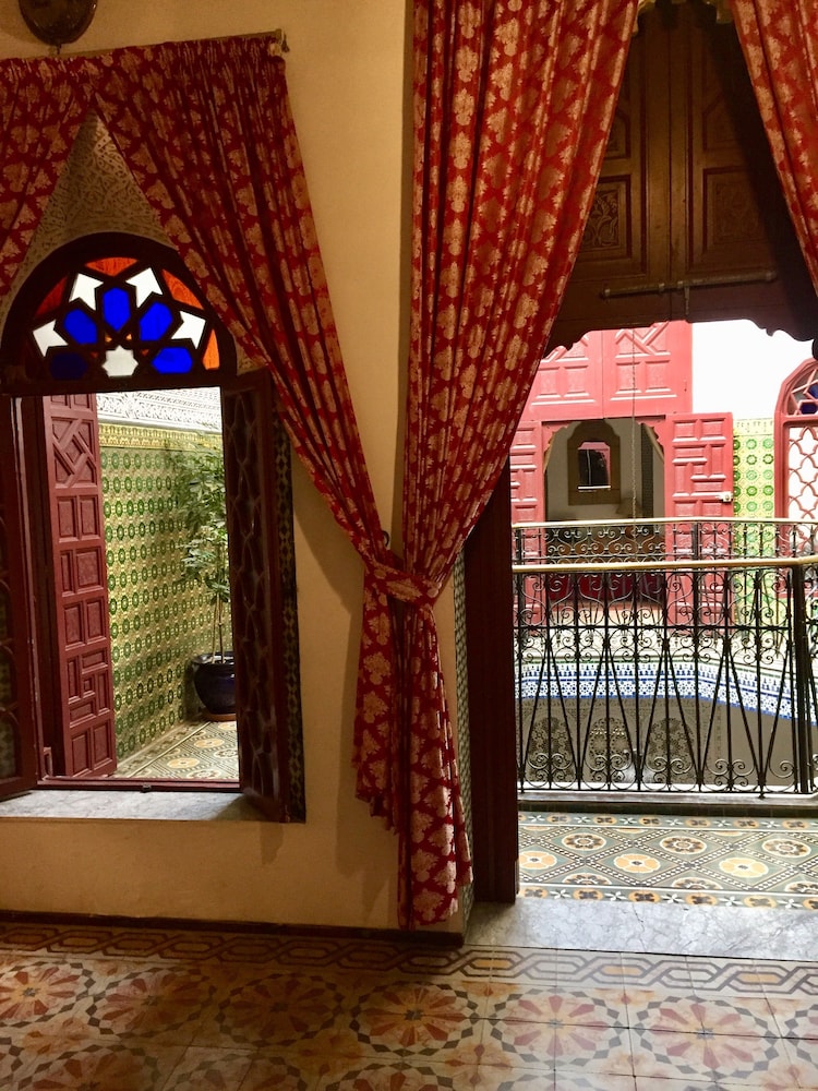 RIAD A LA BELLE ETOILE 48/83