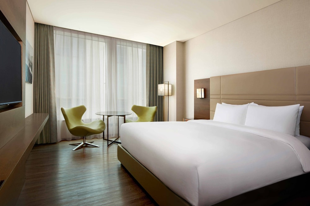 Courtyard by Marriott Seoul Myeongdong 9/53