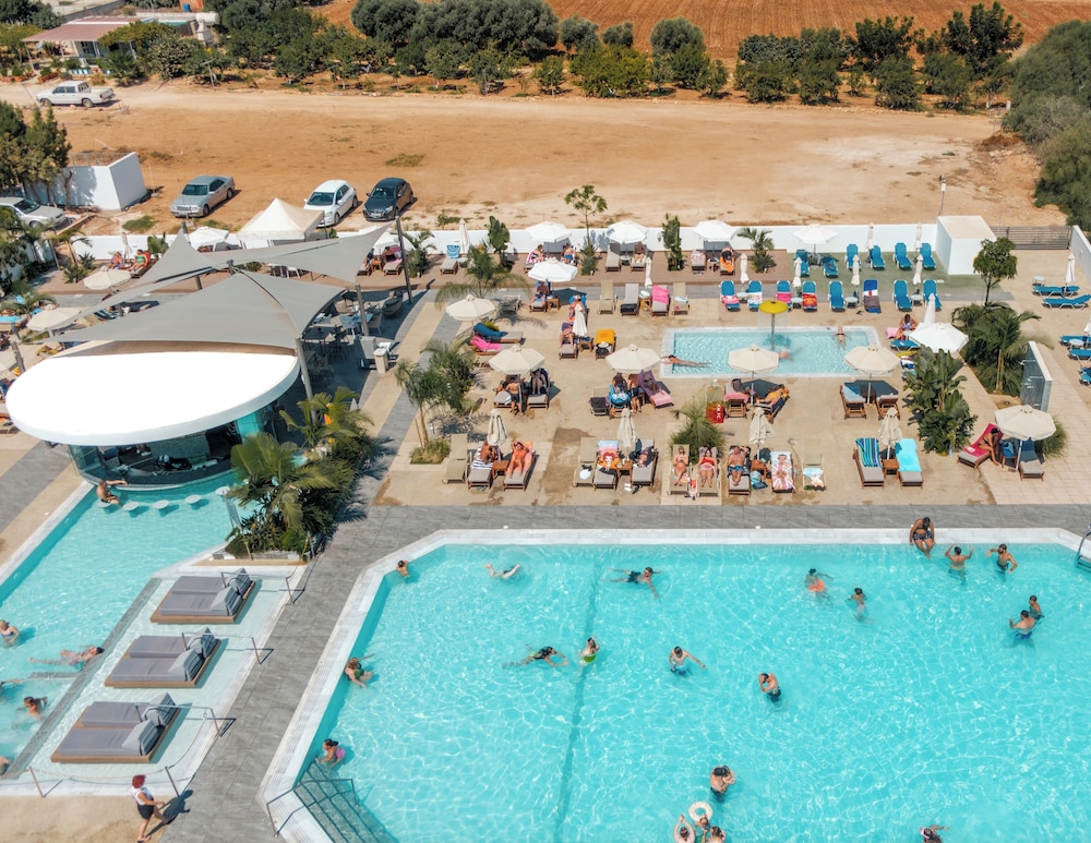 Kapetanios Bay Hotel 43/49