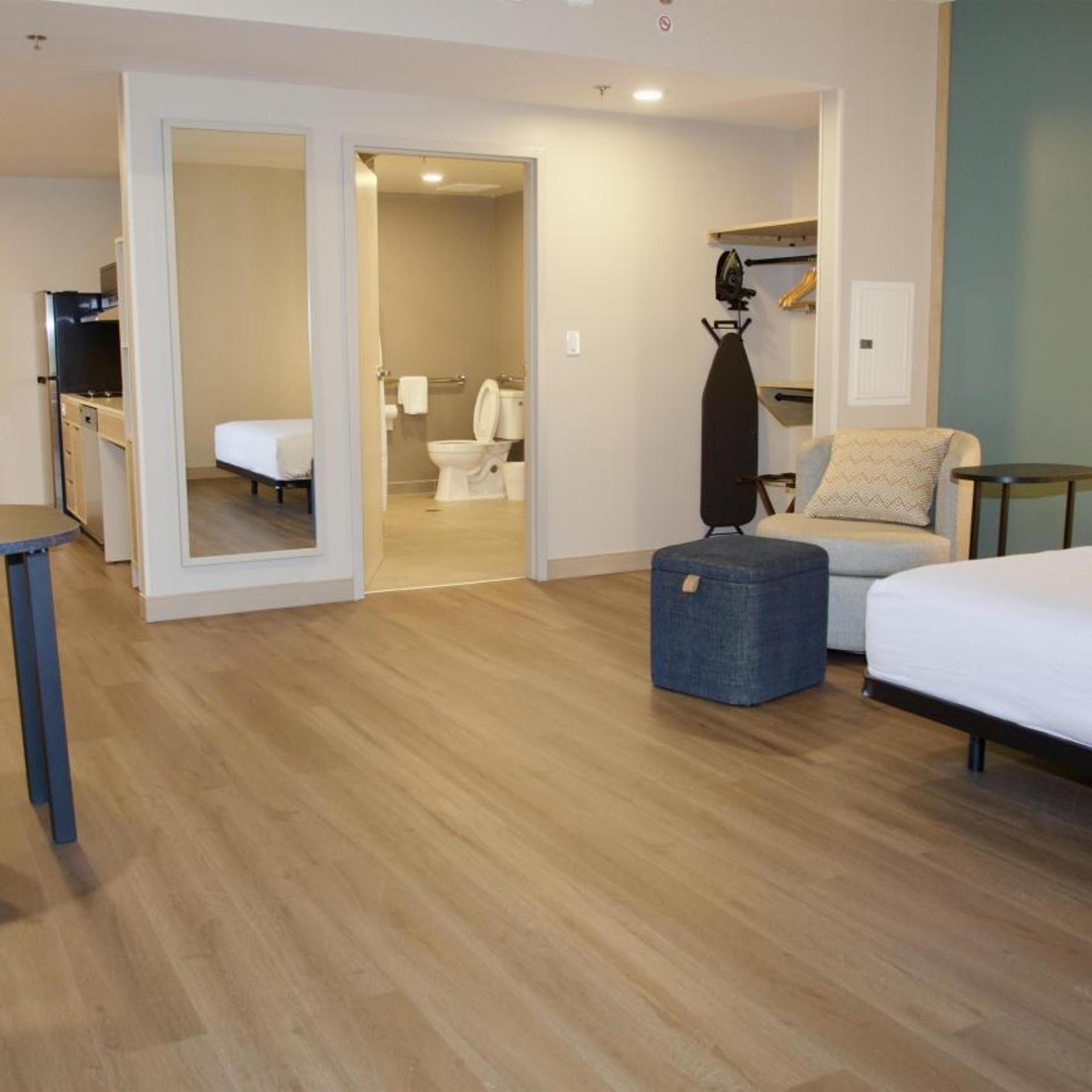 LivSmart Studios by Hilton Clarksville 26/36