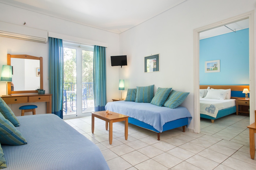 Daphne's Club Hotel Apartments 27/46