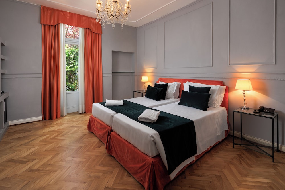 Villa Carlotta 11/56