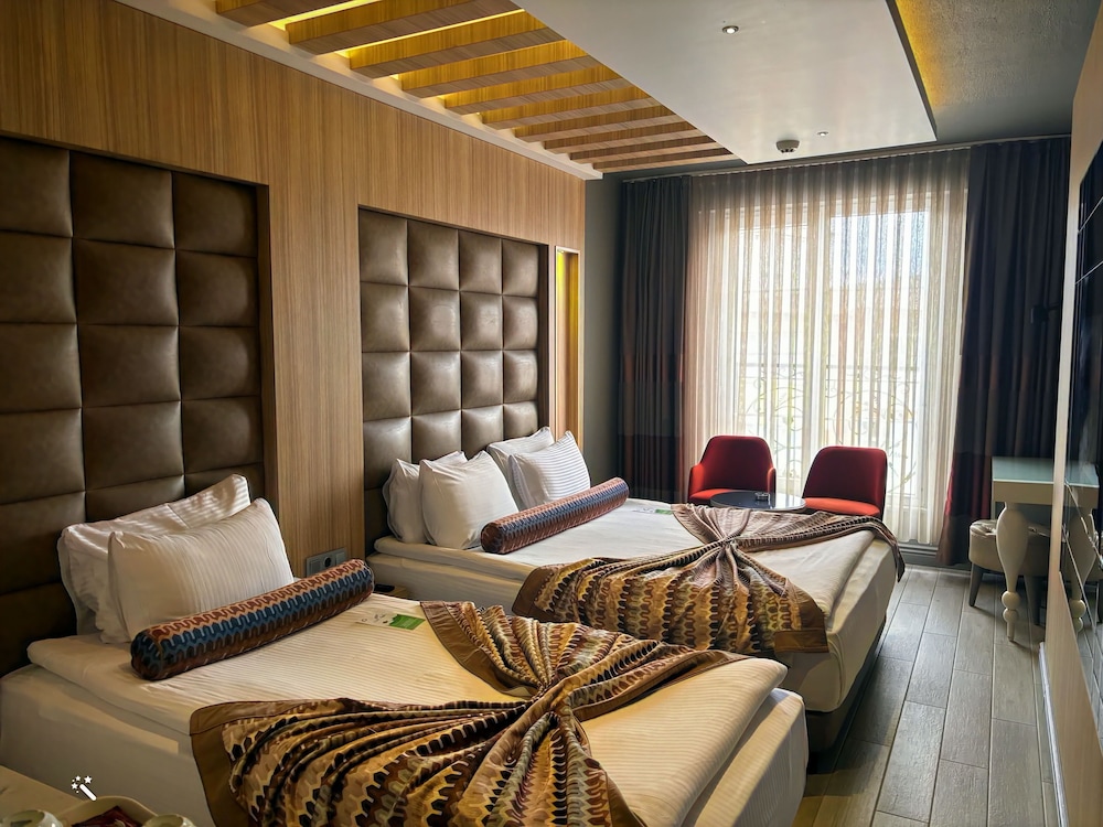 Hotel Zade 7/50